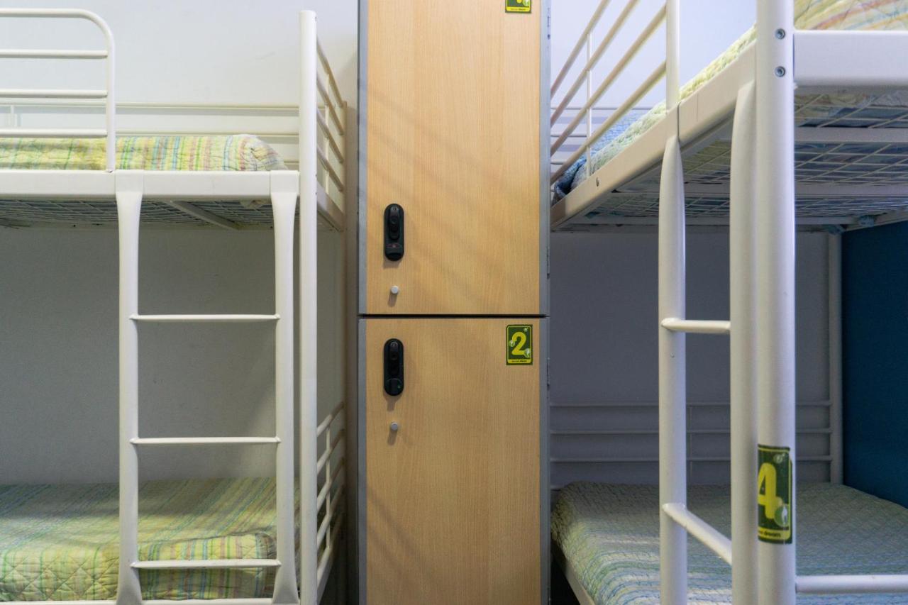 Be Dream Hostel Badalona Exterior photo