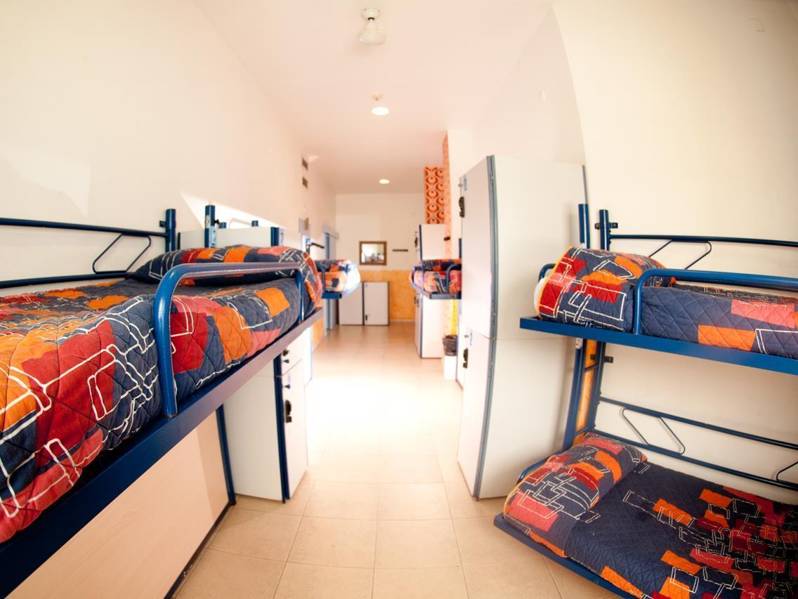 Be Dream Hostel Badalona Exterior photo