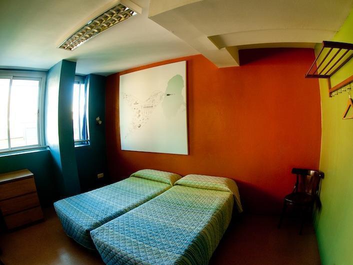 Be Dream Hostel Badalona Exterior photo