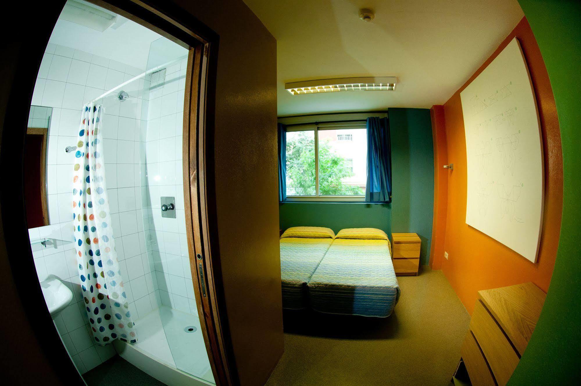 Be Dream Hostel Badalona Exterior photo